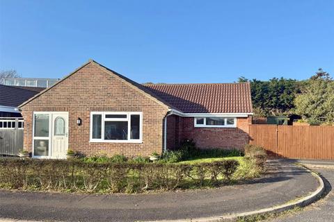 2 bedroom bungalow for sale - Grebe Close, Milford on Sea, Lymington, Hampshire, SO41