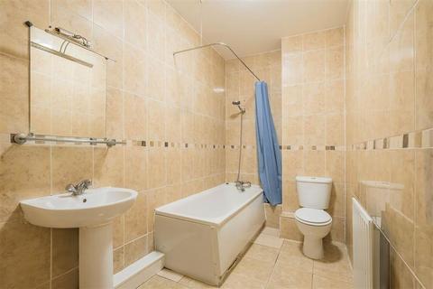 2 bedroom flat to rent, Bethnal Green Road, London E2