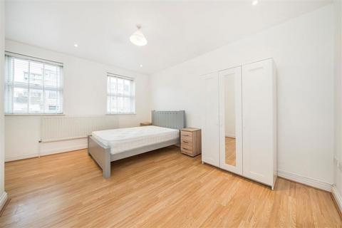undefined, Bethnal Green Road, London E2