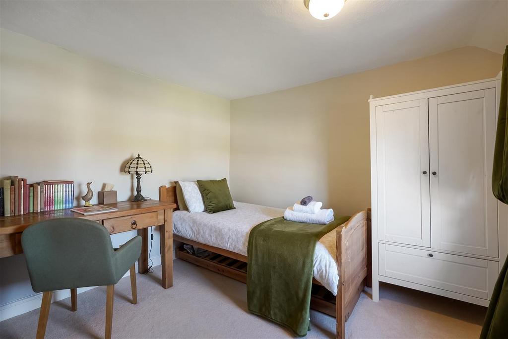 The Cottage Bedroom 2