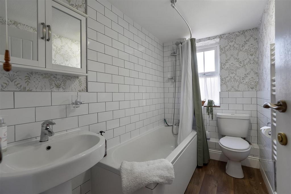East View Bathroom