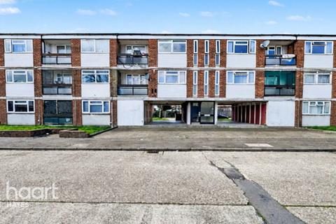 Perth Avenue, Hayes