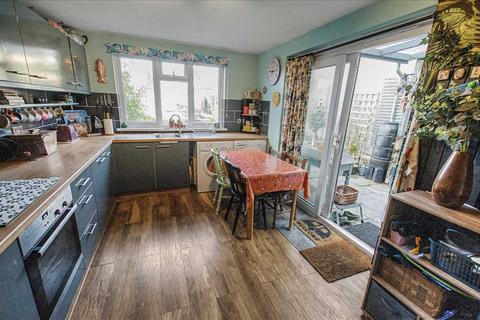 3 bedroom terraced house for sale, 37 Church Street