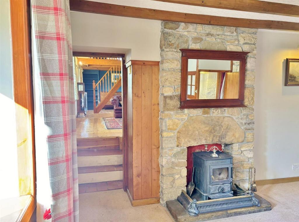 Dining room to lounge