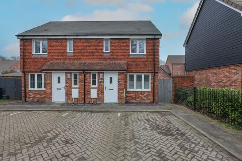 2 bedroom semi-detached house for sale - Unicorn Way, Burgess Hill, RH15