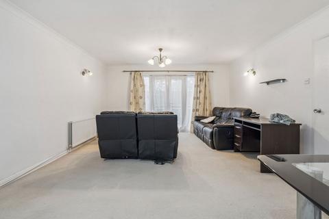 2 bedroom flat for sale, Derby House, Pinner, HA5