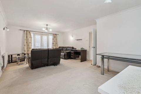 2 bedroom flat for sale, Derby House, Pinner, HA5