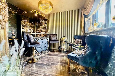 3 bedroom apartment to rent, LUXURY APARTMENT, PARK CENTRAL