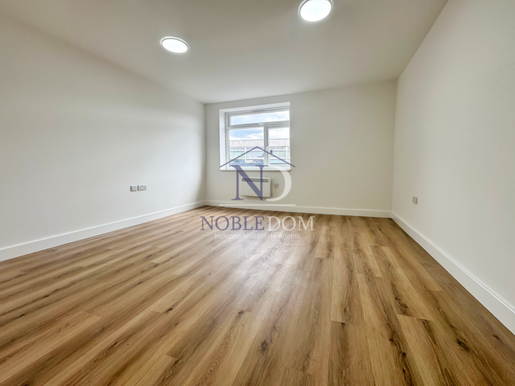 Split level one bedroom flat in hounslow