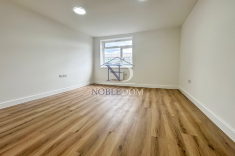 undefined, High Street, Hounslow, TW3