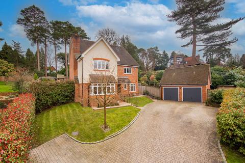 5 bedroom detached house for sale, Gorsedene Close, Crowborough
