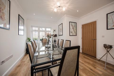 5 bedroom detached house for sale, Gorsedene Close, Crowborough
