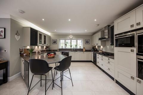 5 bedroom detached house for sale, Gorsedene Close, Crowborough
