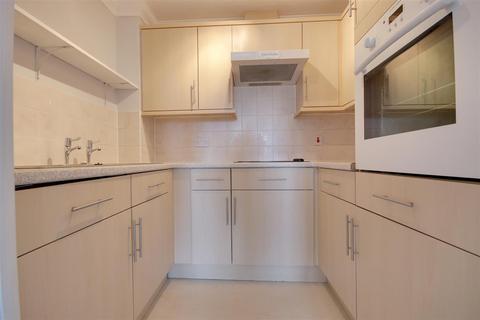 undefined, Tylers Close, Lymington