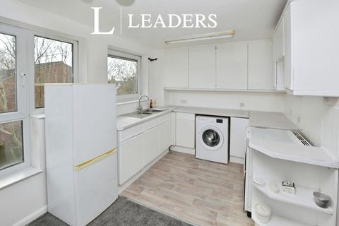 3 bedroom terraced house to rent, Sullivan Close, CO4