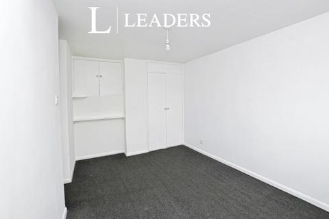 3 bedroom terraced house to rent, Sullivan Close, CO4