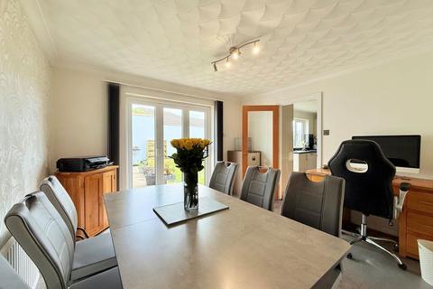 3 bedroom detached house for sale, Helland Gardens,Penryn,TR10 8LY