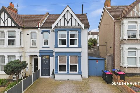 4 bedroom semi-detached house for sale, Honiton Road, Southend-On-Sea SS1