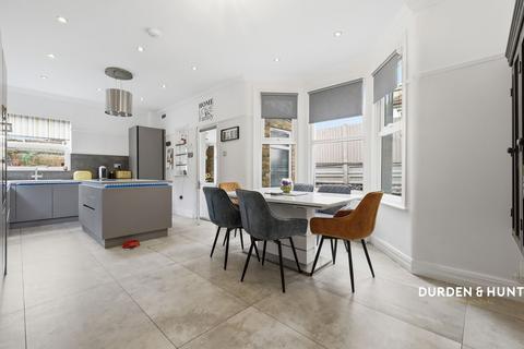 4 bedroom semi-detached house for sale, Honiton Road, Southend-On-Sea SS1