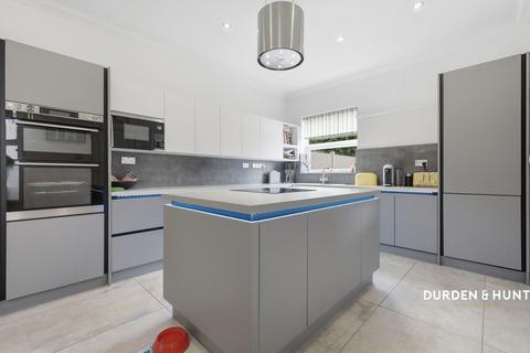 4 bedroom semi-detached house for sale, Honiton Road, Southend-On-Sea SS1