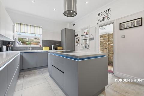 4 bedroom semi-detached house for sale, Honiton Road, Southend-On-Sea SS1