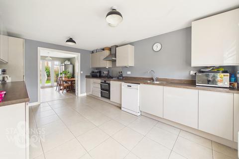 4 bedroom detached house for sale, Swallow Drive, Wymondham