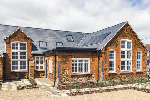 2 bedroom semi-detached house for sale, Offered Chain Free - Town Centre Location