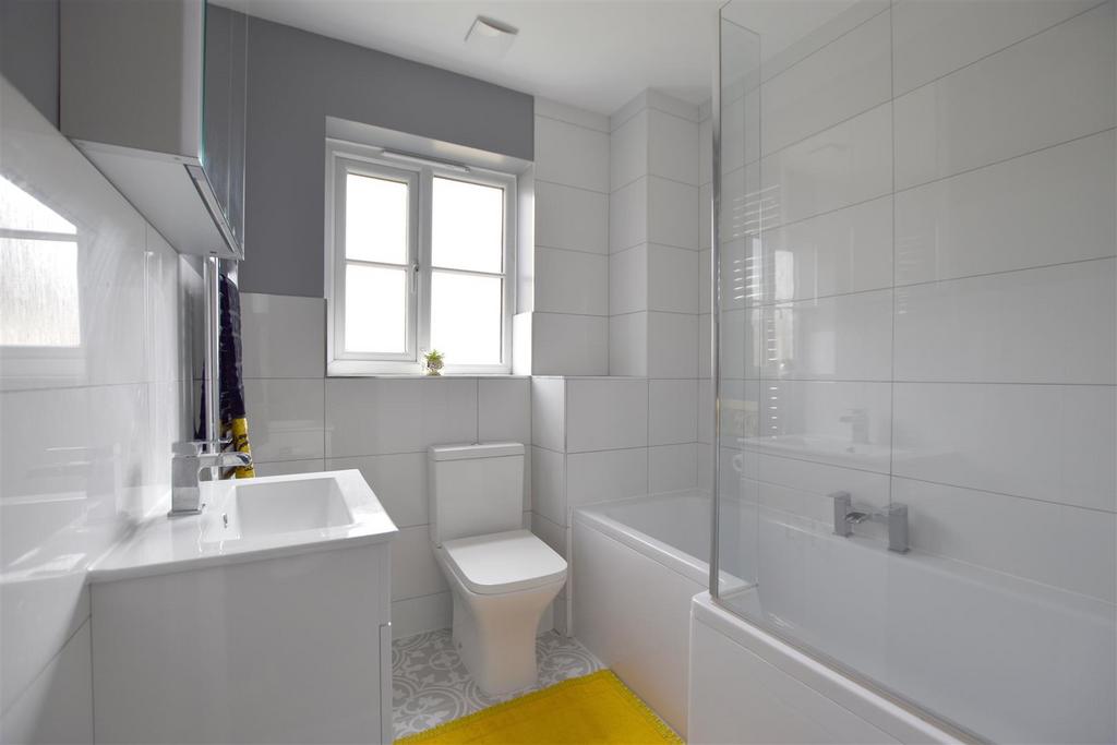 Bathroom.JPG