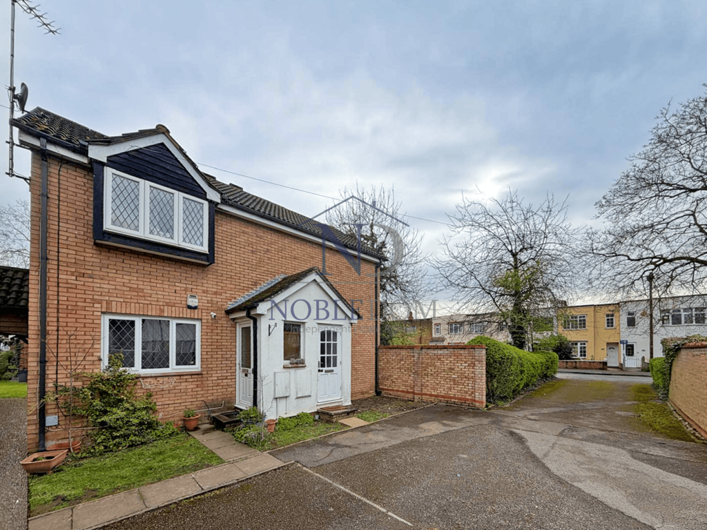 Two bedroom flat in west drayton
