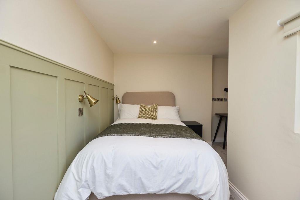 Whats App Image 2025-05-19 at 20.05.45 (1).jpeg