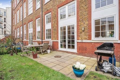 undefined, Enfield Road, London, N1