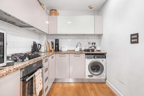 undefined, Enfield Road, London, N1
