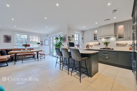 undefined, Kingswood, Ascot