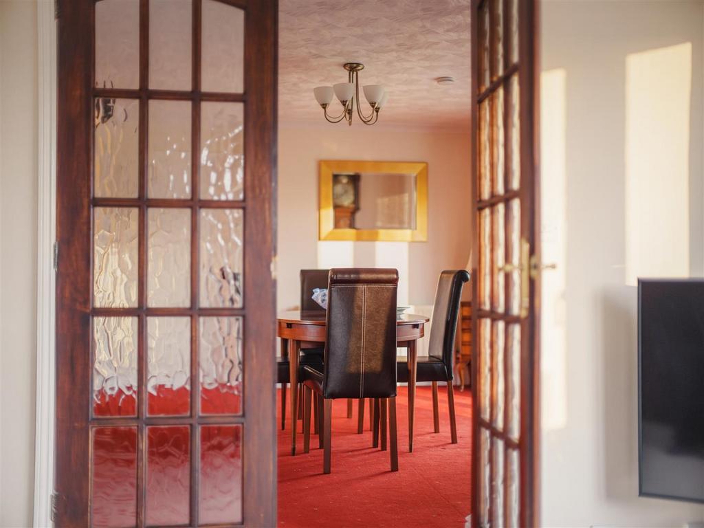 Interior20.jpg