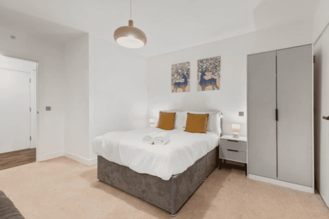 3 bedroom apartment to rent, Millet Place, London, E16