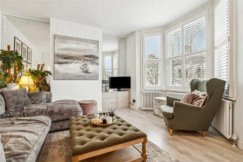 2 bedroom apartment for sale, Harbut Road, SW11