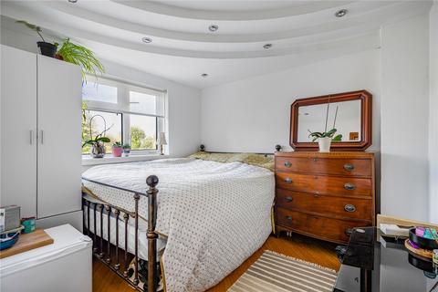 undefined, Warburton Road, Twickenham, TW2