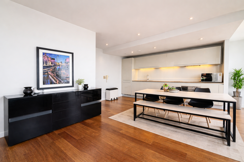 2 bedroom flat to rent, Beetham Tower, Deansgate, M3 4LT