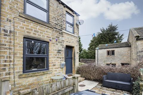 1 bedroom end of terrace house for sale, East Street, Huddersfield HD3