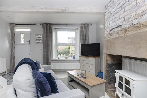 1 bedroom end of terrace house for sale, East Street, Huddersfield HD3