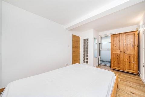 1 bedroom flat to rent, Lee High Road, London SE12