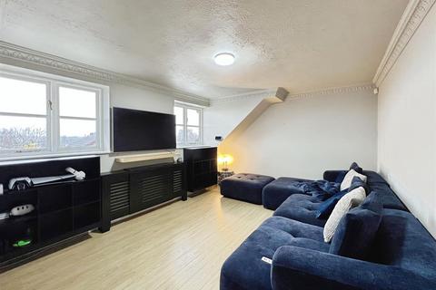 3 bedroom end of terrace house for sale, Galbraith Close, Congleton