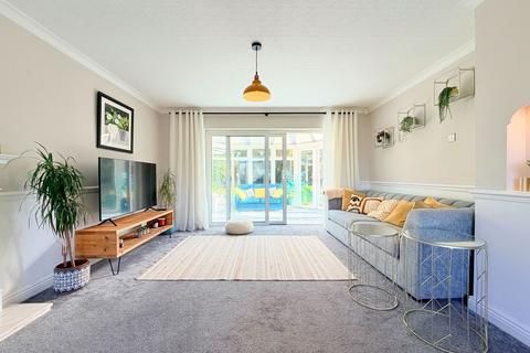 undefined, Heath Road, Hollywood, B47 5LR