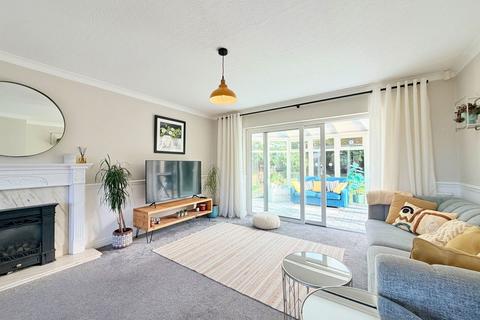 undefined, Heath Road, Hollywood, B47 5LR