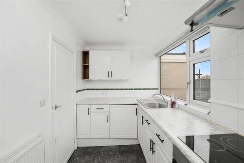1 bedroom flat for sale, Dunraven Drive, Enfield