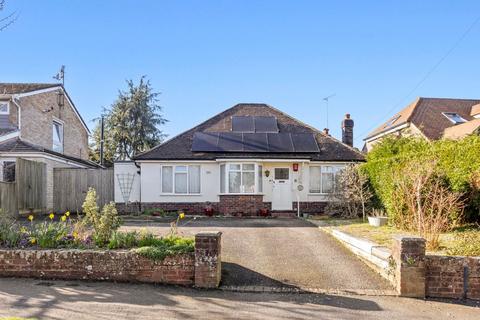 3 bedroom detached bungalow for sale - Semley Road, Hassocks, BN6