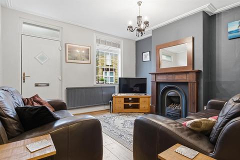 3 bedroom end of terrace house for sale, Cecil Road, Dronfield