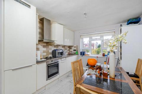 undefined, Raynel Drive, LEEDS