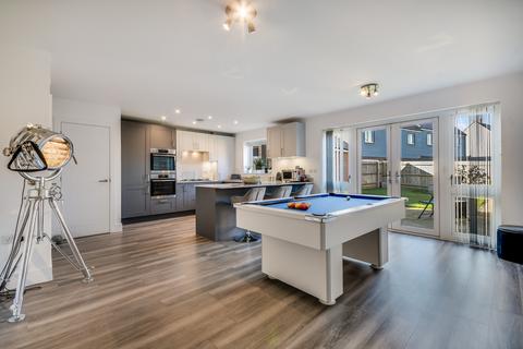 4 bedroom detached house for sale, Baker Road, Beaulieu, Chelmsford