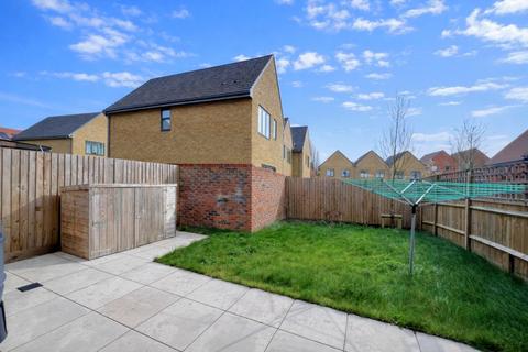 undefined, Towpath Crescent, Woking GU21